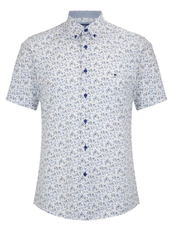 Daniel Grahame White and Blue Patterned Half Sleeve Shirt. Size 3XL